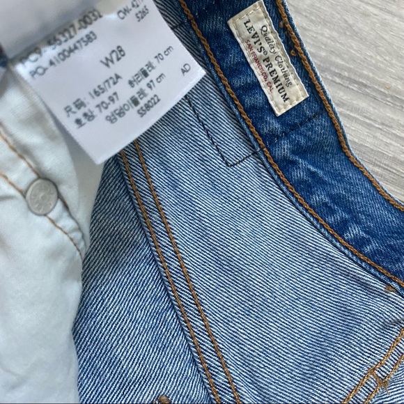 Levi’s premium high rise button fly distressed jean shorts - Picture 12 of 13